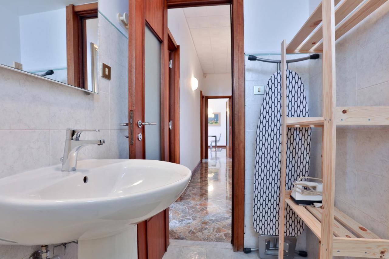Salerno Irno Bright Apartment Buitenkant foto